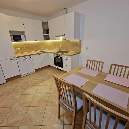 3 Bedroom Luxury Garden Oasis Daire